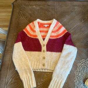 AE Oversized Cropped Cardigan